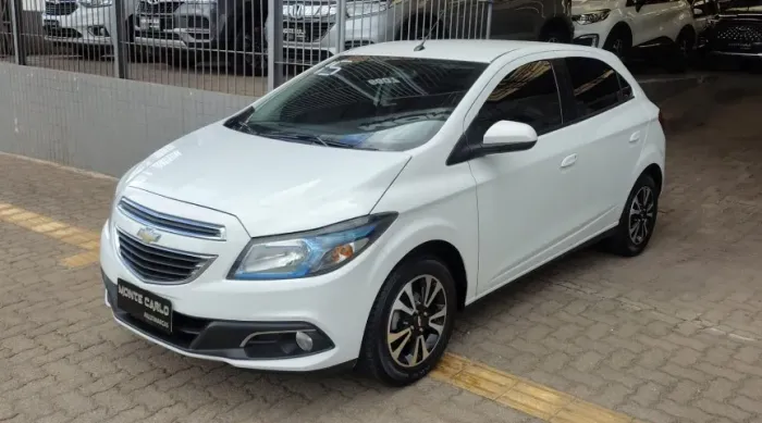 Chevrolet Onix Hatch LTZ 1.4 8V Flex Power Mec. 4P 2015