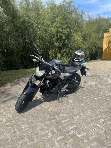 Moto Yamaha MT-03 2017