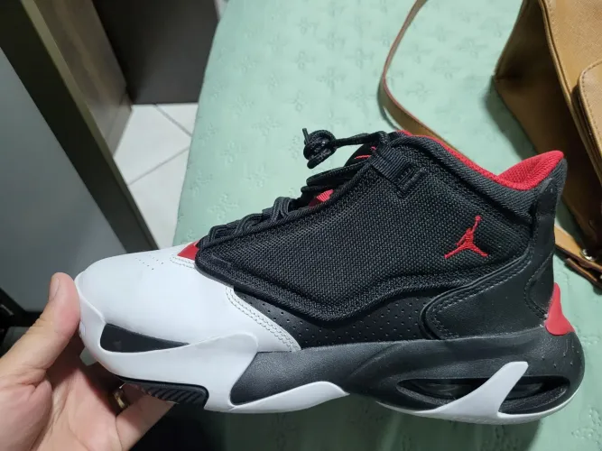 Tênis Jordan Max Aura 4 Black Gym Red