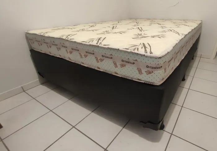 Cama casal com colchão d33