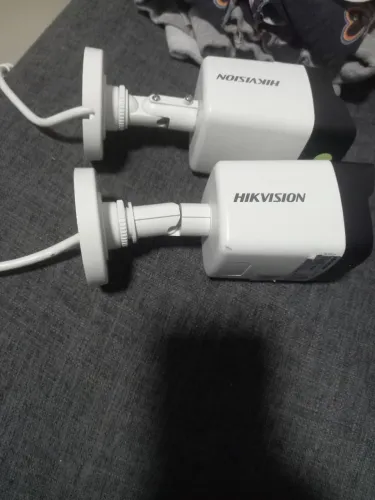 2 Câmera de segurança Hikvision