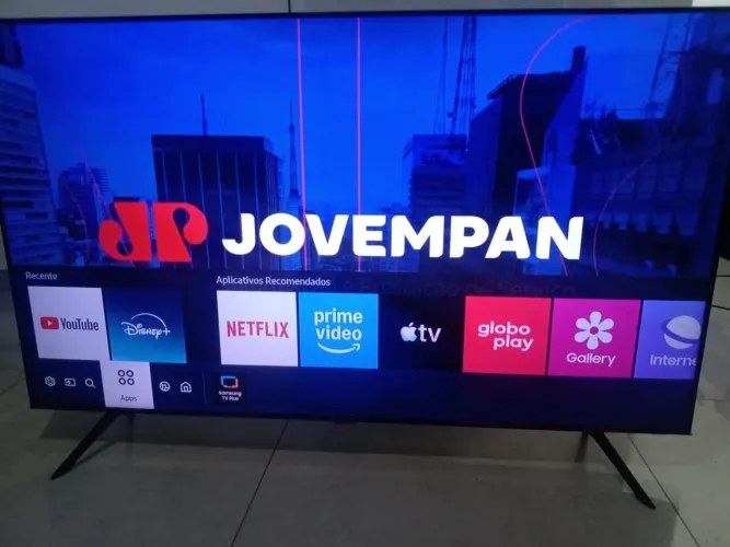 Tv Smart Samsung 55 Polegadas Tem essa linha na parte de cima 