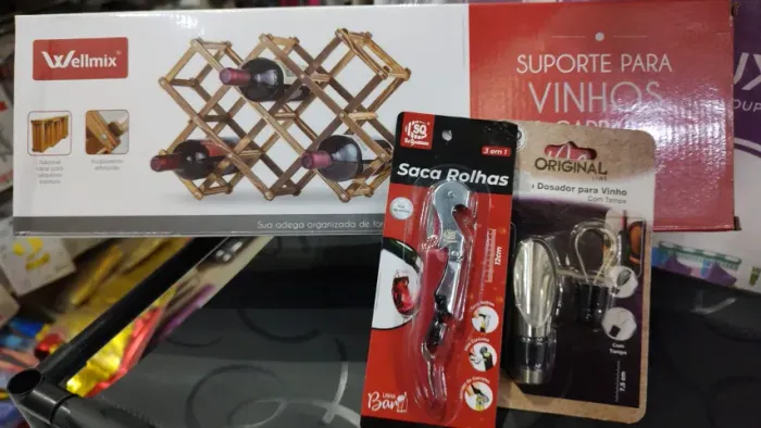 Kit suporte de vinho com dosador e saca rolhas 