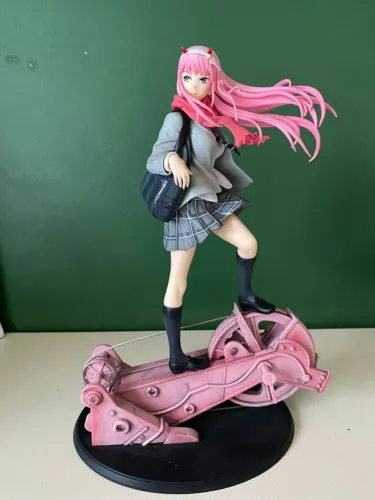 Figure Zero Two - Darling in the Franxx (Versão Escolar)