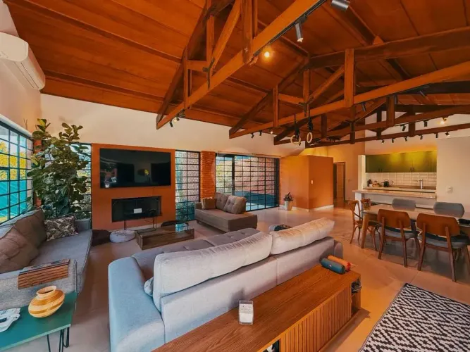 Casa em Condomínio : / Residencial / Sítio da Moenda