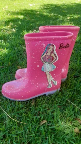 Galocha Barbie Brilha no Escuro