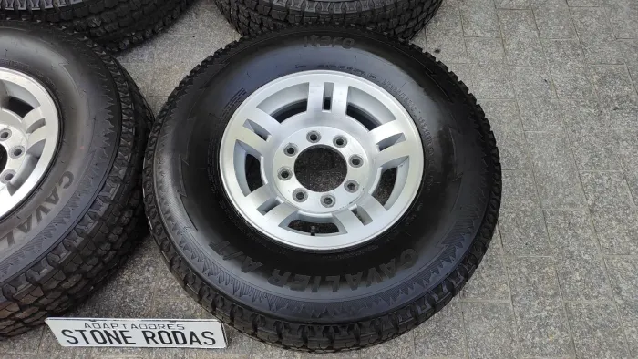 Rodas Ford F-250 aro 16" 8x170 com pneus 