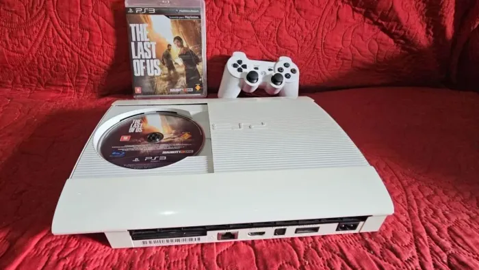 PS3 SUPER SLIM 500GB EDIÇÃO WHITE CONTROLE JOGO LASER FUNCIONANDO PERFEITAMENTE TRAVADO