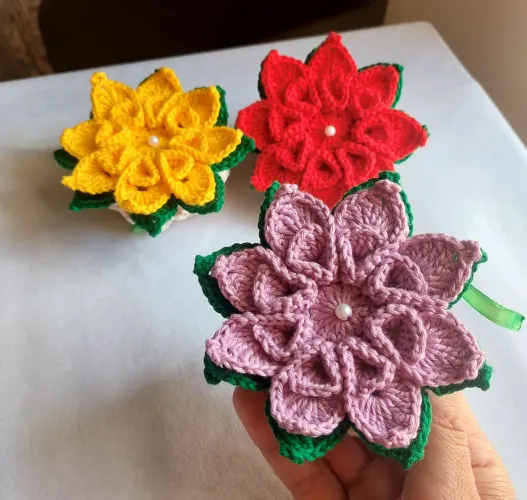 SACHÊ FLORAL EM CROCHÊ 