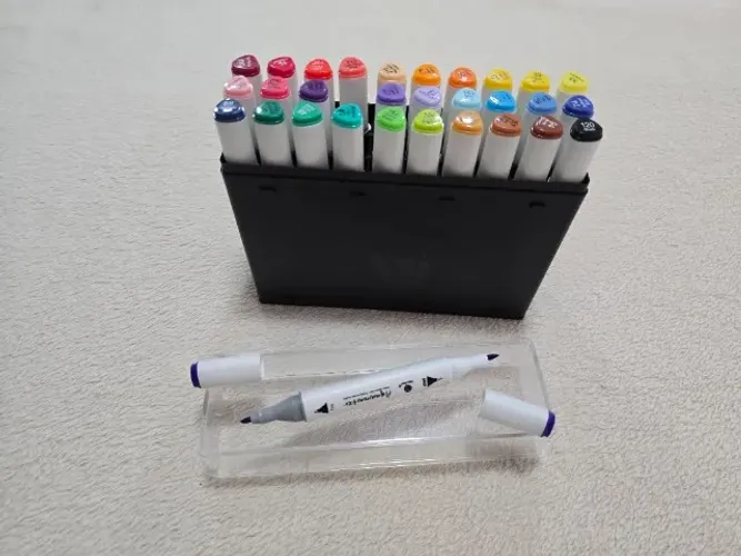 Marcadores a base de água Decotray com 30 cores e ponta dupla, uma brush e outra fina!
