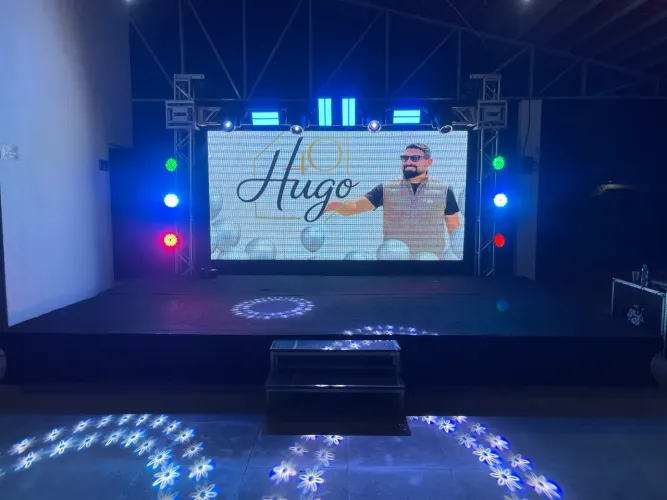 Painel de Led, som e iluminação digital.