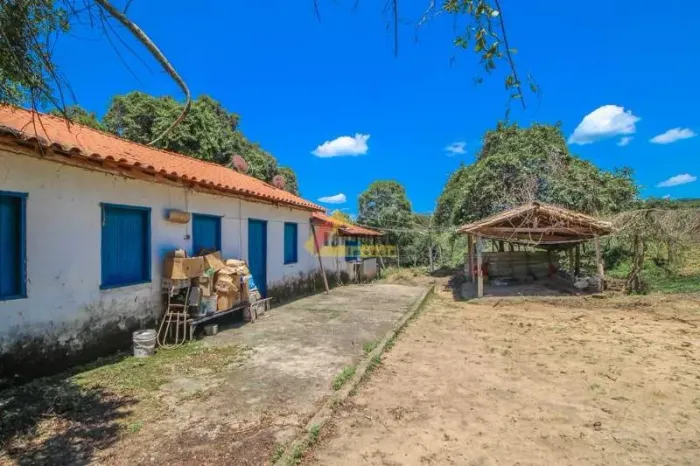 Sítio à venda, 3 quartos, Área Rural de Divinópolis - Divinópolis/MG