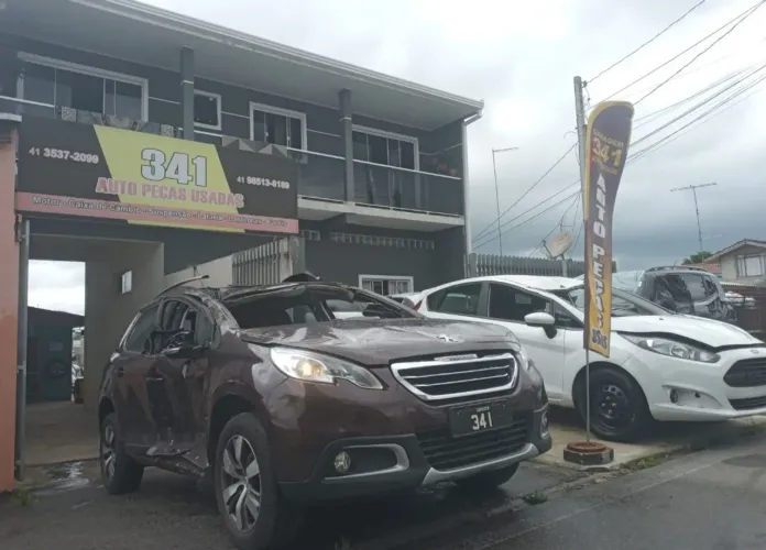 Farol Peugeot 2008