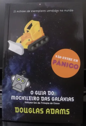 O GUIA DO MOCHILEIRO DAS GALÁXIAS - DOUGLAS ADAMS - 5 VOLUMES
