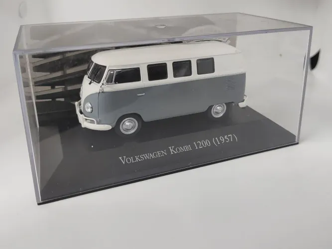 Miniatura Volkswagen Kombi 1200 1/43