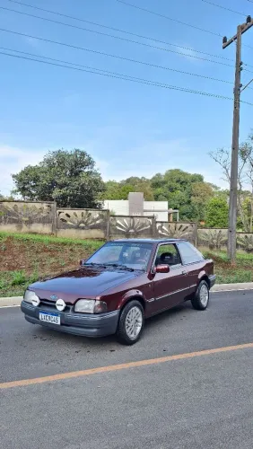 Vendo Ford Escort Ghia 1988
