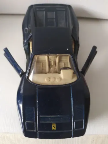 Miniatura Ferrari GTO marinho. Escala 1/36