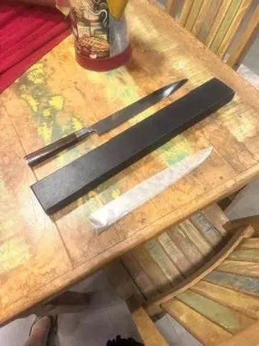 Faca estilo japonesa.  Ideal para outras culinárias.  Nunca usada. 