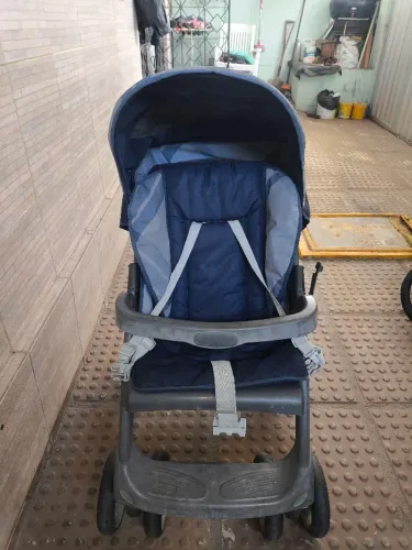 Carrinho de bebê burigotto com detalhes. Valor a negociar. (Ler descrição)