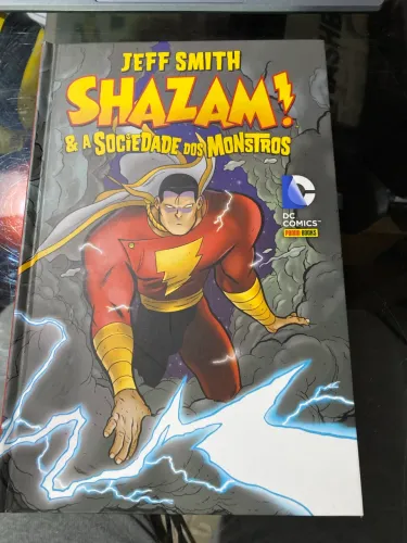 Shazam e a sociedade dos monstros