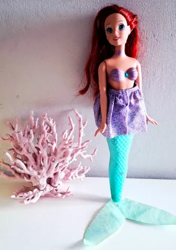 Ariel inspirada na Pequena Sereia, 