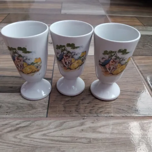 3 taças de porcelana antigas