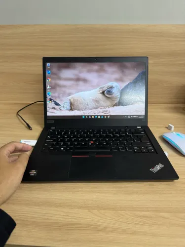 Lenovo Thinkpad T495 Ryzen 5 Pro 3500U / Placa de Video AMD Vega 8 Graphics