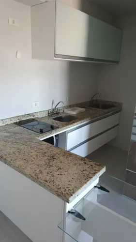 Apartamento em frete ao Shopping Estação/UTFPR