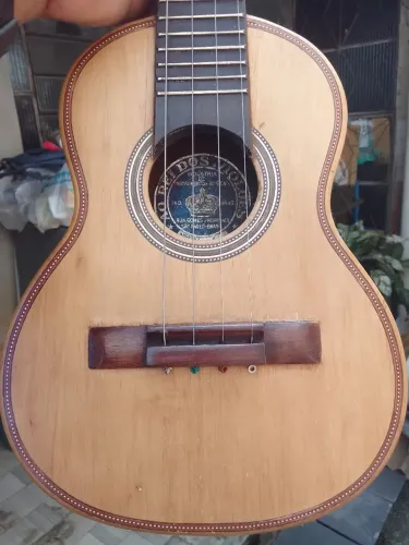 Vendo cavaquinho ( rei dos violões numero de ordem 4)