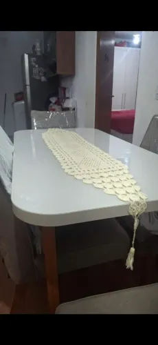 Mesa de luxo com 6 cadeiras seminova