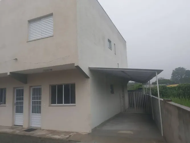 Casa Assobradada em Vila Particular, em Atibaia - S.p. para Locação