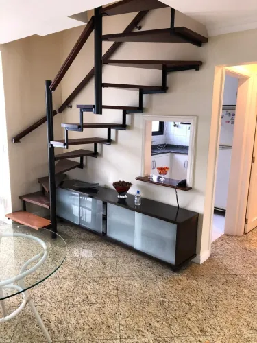 CONDOMÍNIO BARRA BALI - Apartamento Duplex - 2 quartos  Medindo 80m2, totalmente reformado