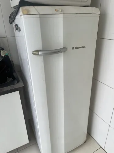 Geladeira  Eletrolux media 