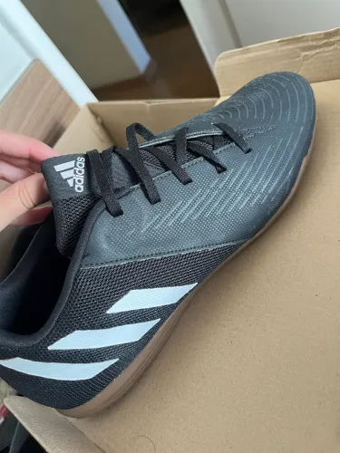 Chuteira 44 adidas