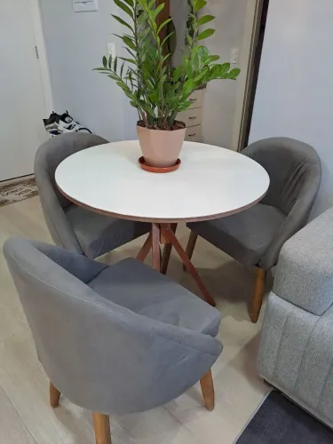 Cadeiras e mesa