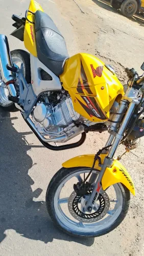 Vendo ou troco. Negociamos, vem na catira.