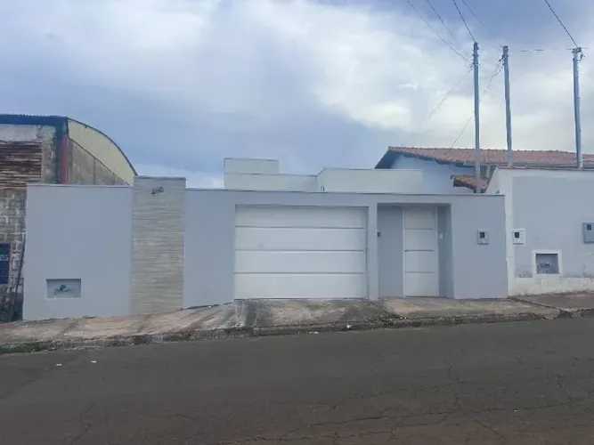 CASA À VENDA em SÃO SEBASTIÃO DO PARAÍSO - RESIDENCIAL RIVIERA - 5 MINUTOS do centro