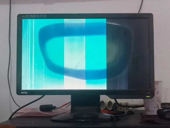 Monitor com defeito