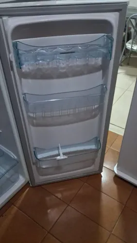 Vende-se geladeira Eletrolux DC 34 super freezer 