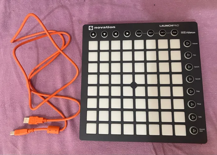 Launchpad MKII Novation - Perfeito Estado + Cabo Original - SJC