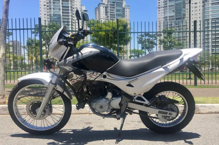 Honda NX4 Falcon 400cc Maravilhosa