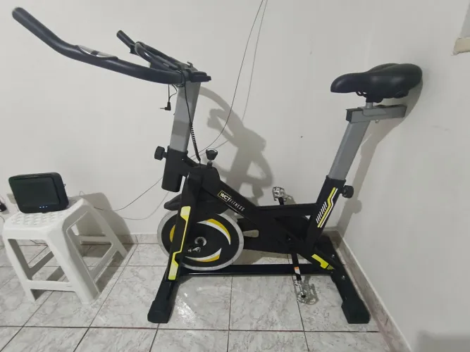 Bicicleta ergométrica + barra fixa