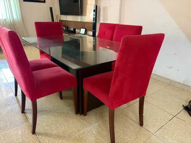 Vendo mesa com 6 cadeiras