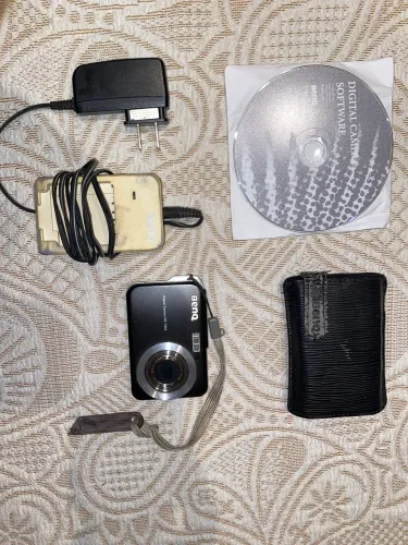 Câmera Digital BenQ DC T800 (PARA CONSERTO OU PEÇAS)