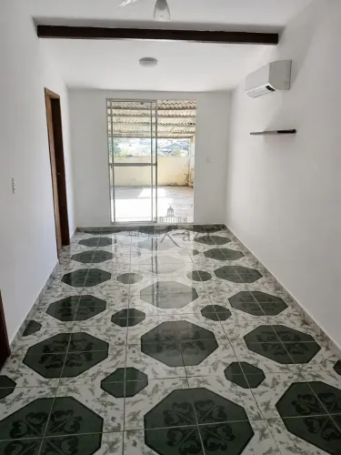Casa - Jardim Satélite - 7 Dormitórios - 230m³.