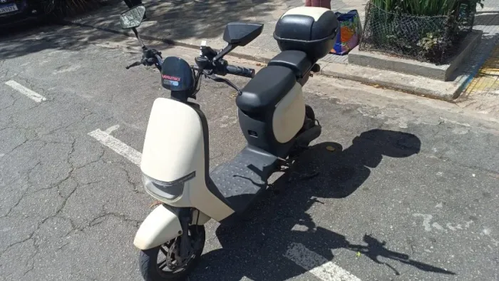 Vendo scooter elétrica