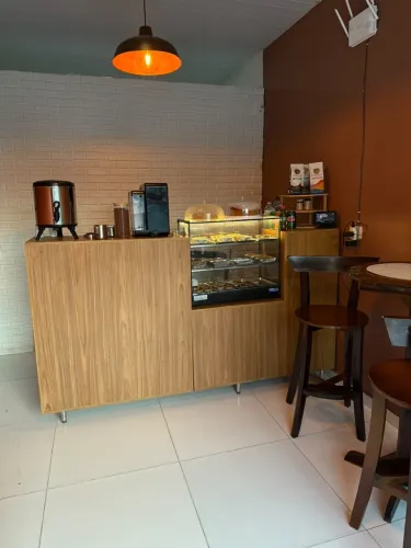 Cafeteria completa a vendar