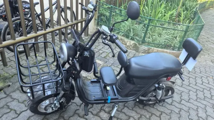 Vendo Scooter Elétrica X12 1000W, seminova, cor chumbo/carbono