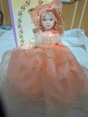 Boneca de Porcelana,caxinha de música