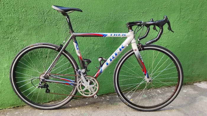 Bicicleta Speed Madone Trek SLR aro 700 